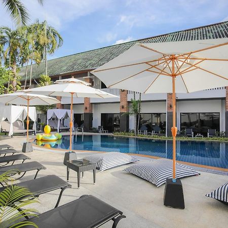 Etk Patong Resort Exteriör bild