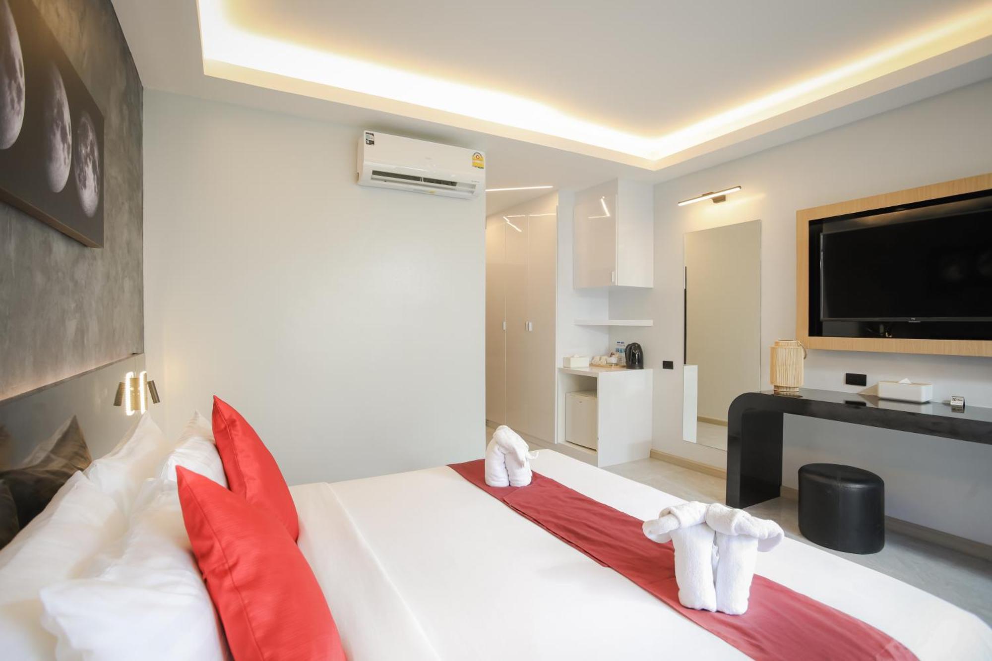 Etk Patong Resort Exteriör bild