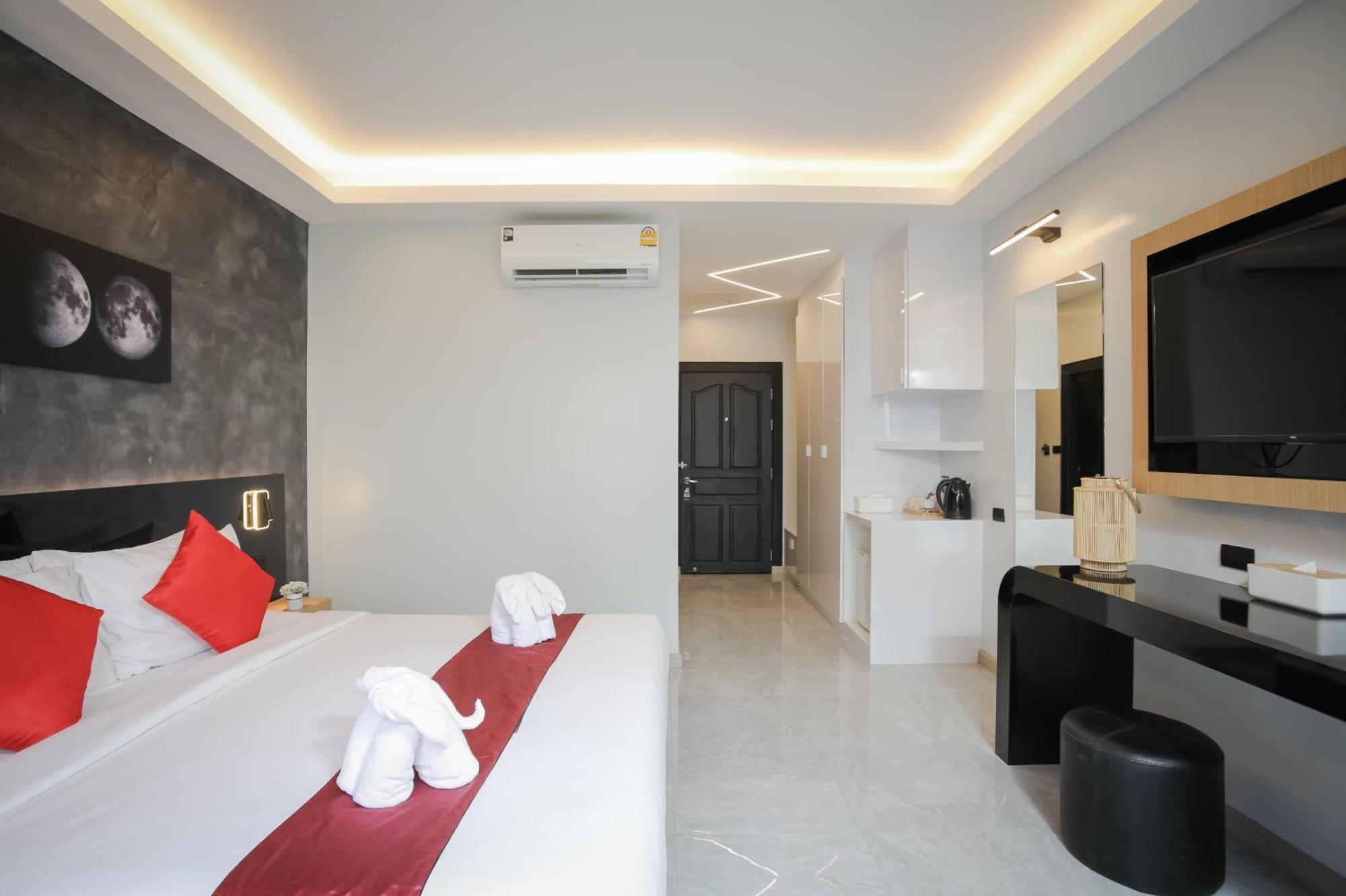 Etk Patong Resort Exteriör bild