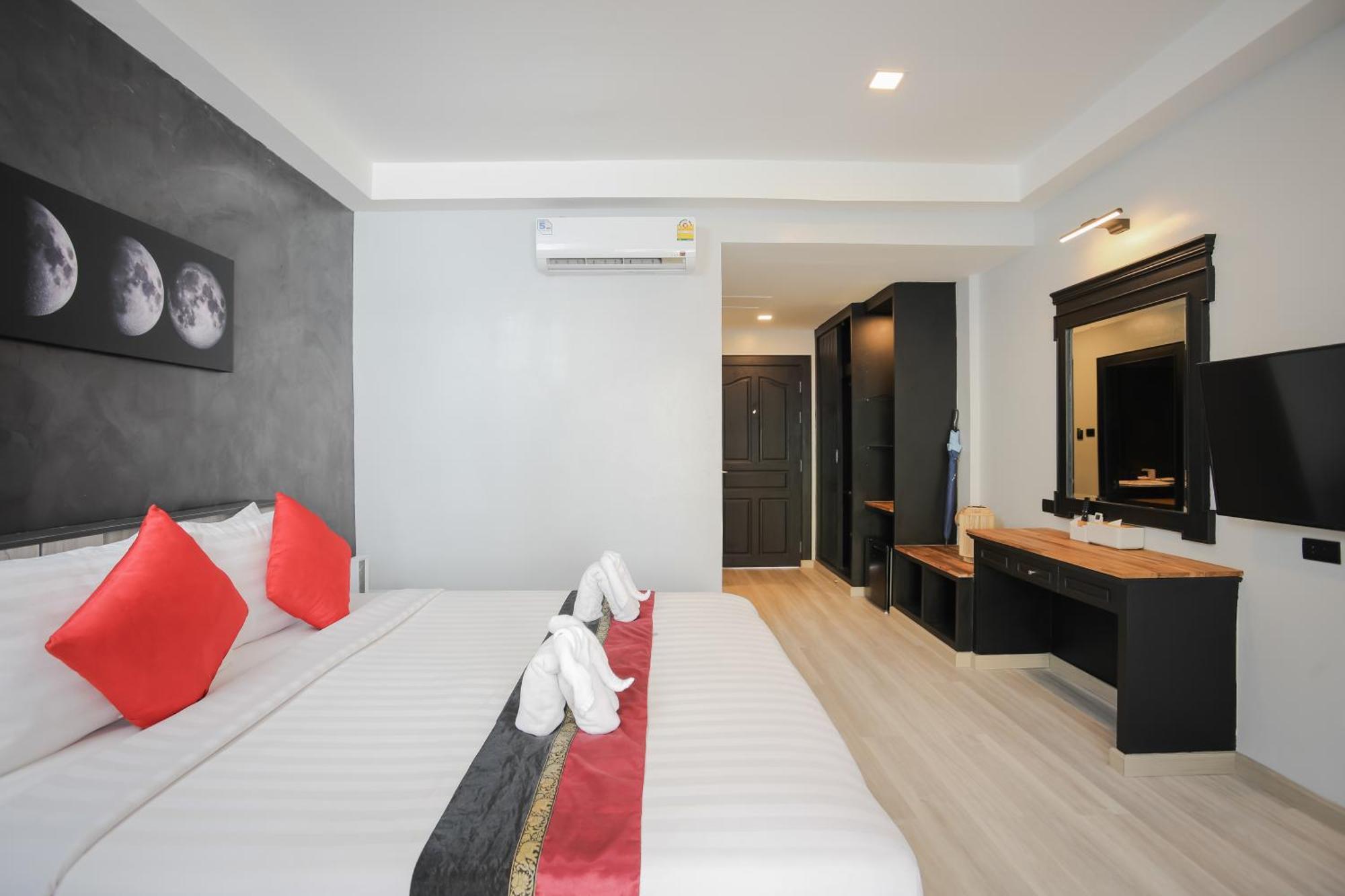 Etk Patong Resort Exteriör bild