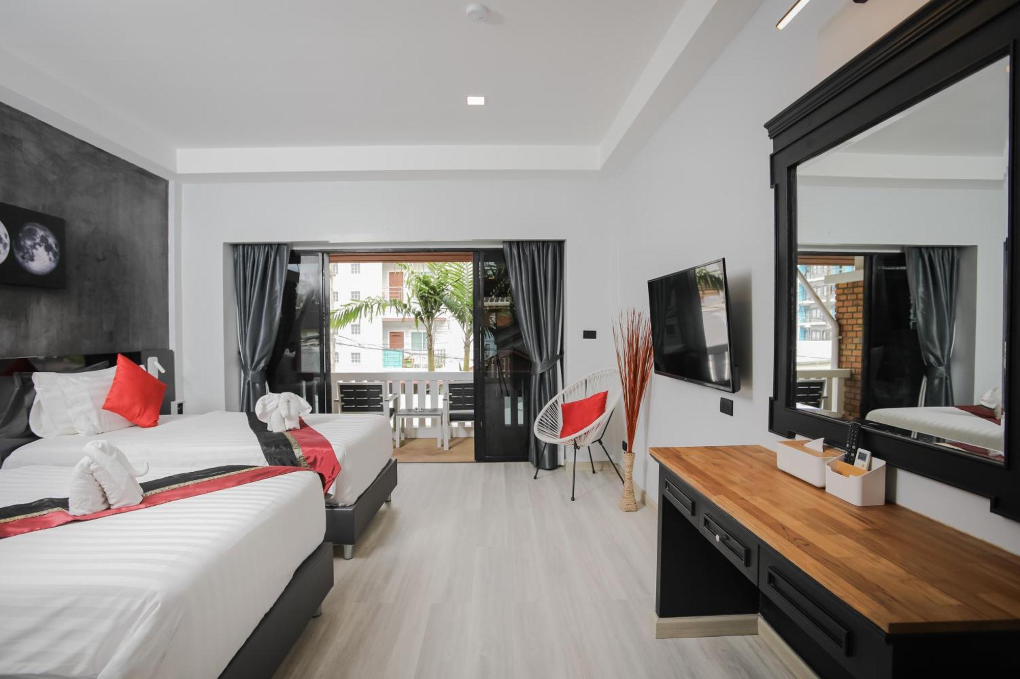Etk Patong Resort Exteriör bild
