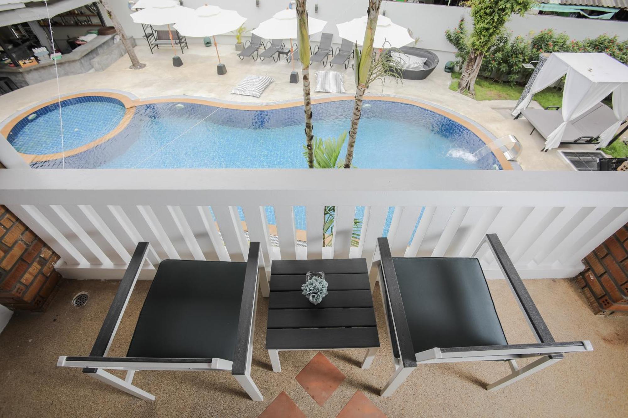 Etk Patong Resort Exteriör bild