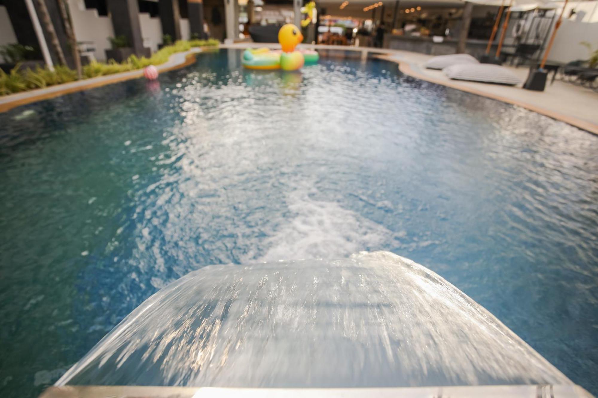 Etk Patong Resort Exteriör bild