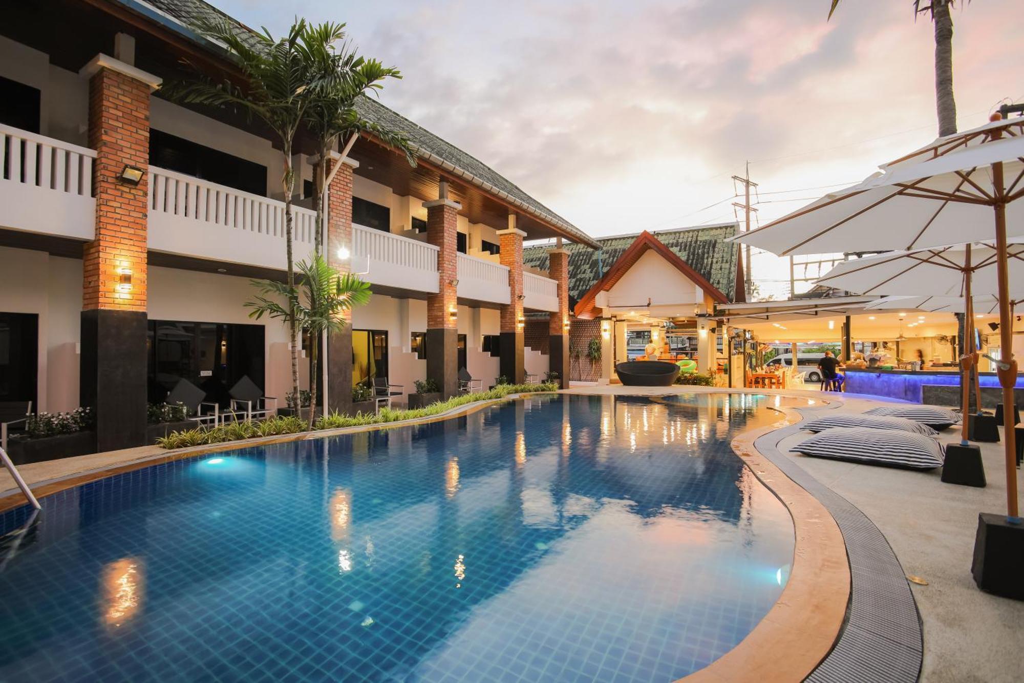 Etk Patong Resort Exteriör bild