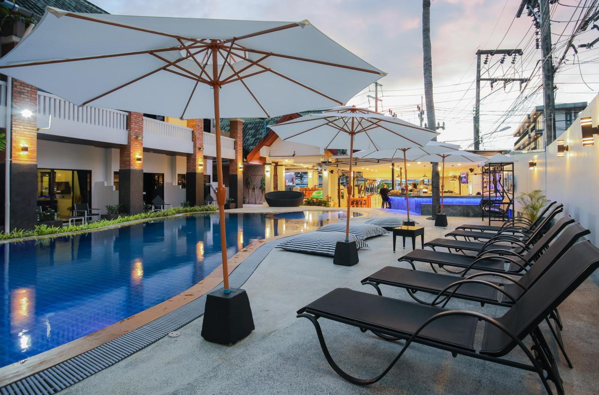Etk Patong Resort Exteriör bild