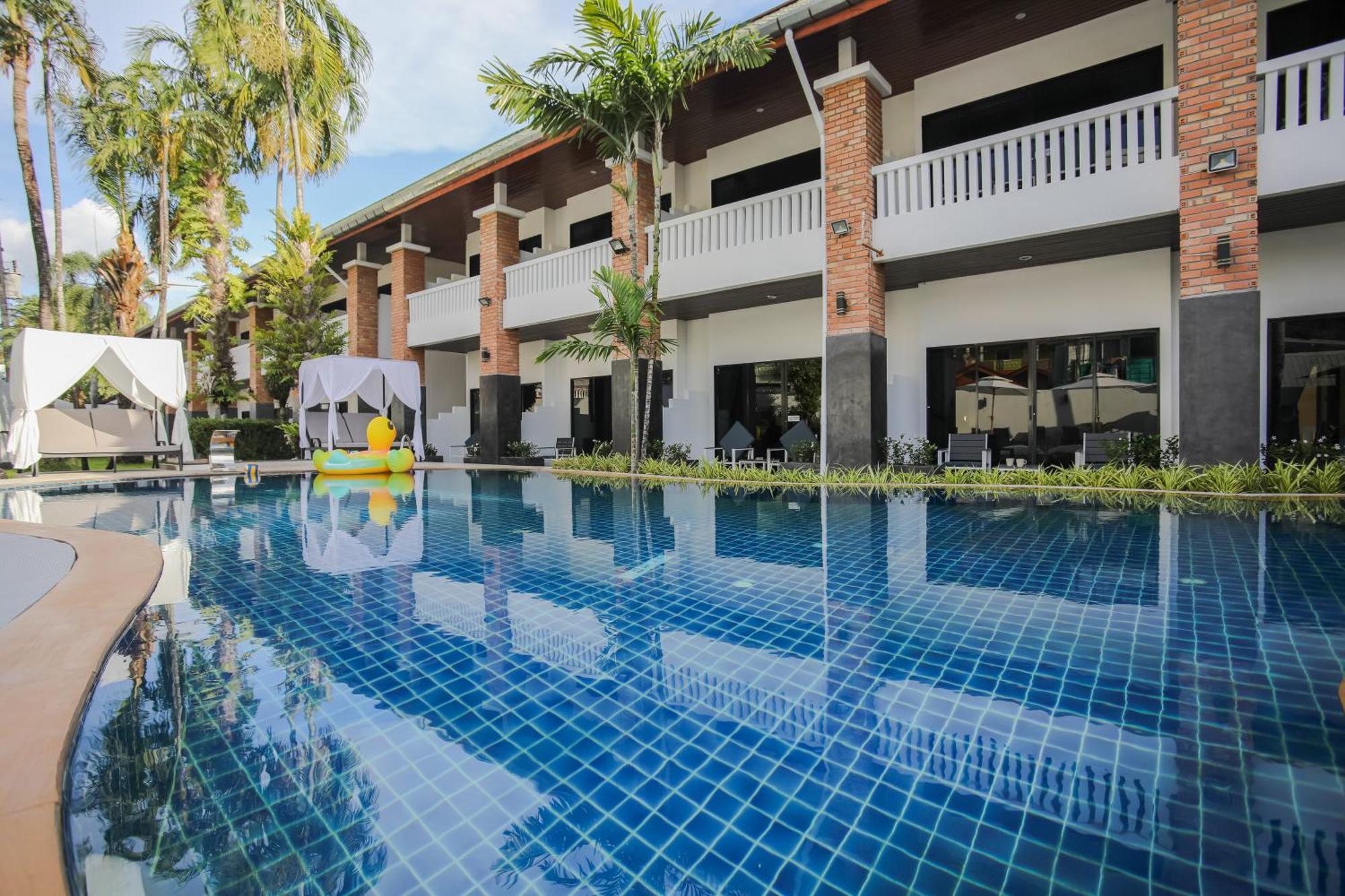 Etk Patong Resort Exteriör bild